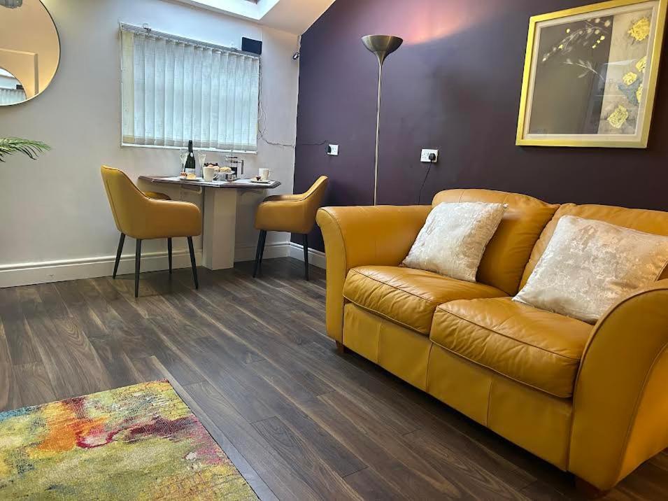 Serenity Longford Buitenkant foto