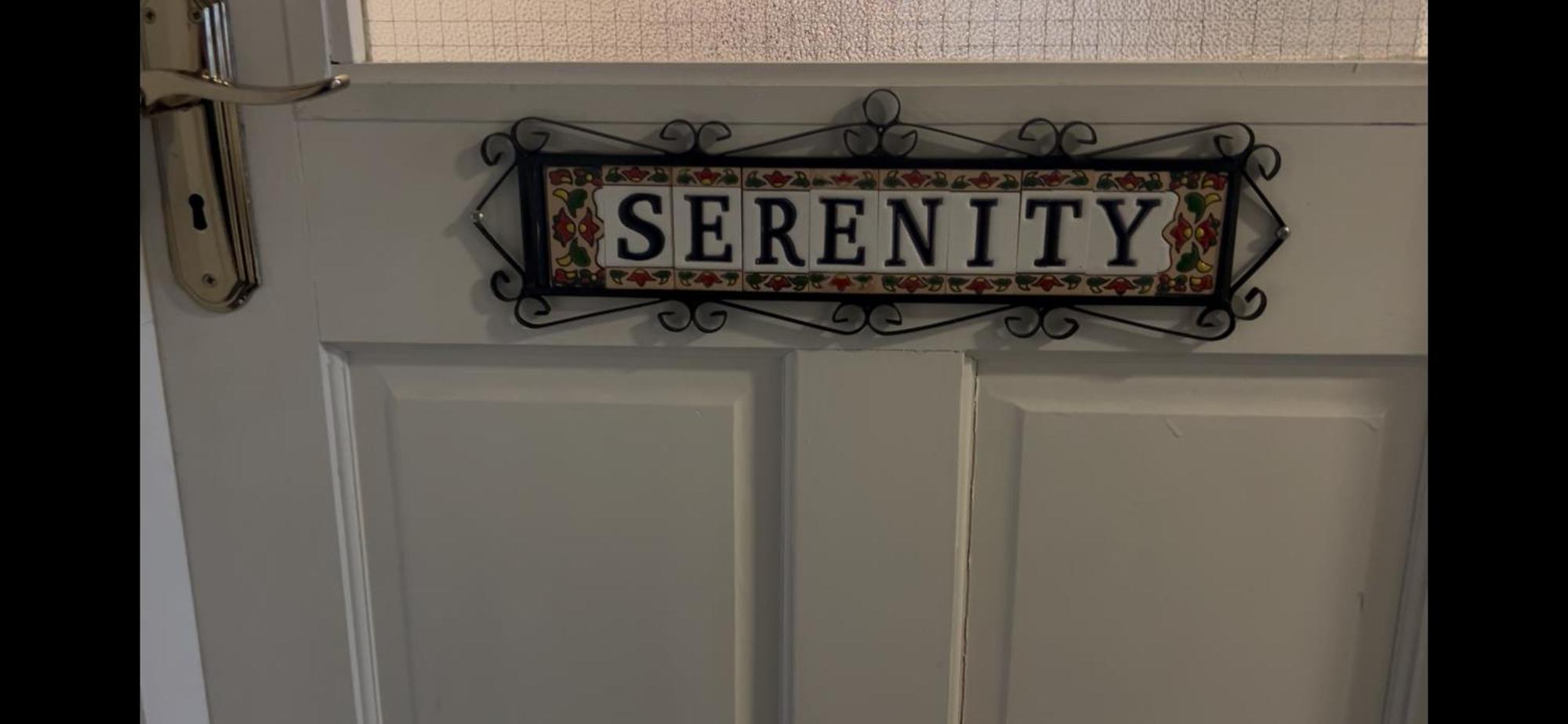 Serenity Longford Buitenkant foto